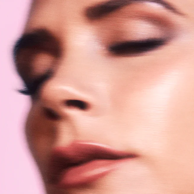 Lip Definer: Waterproof Lip Liner