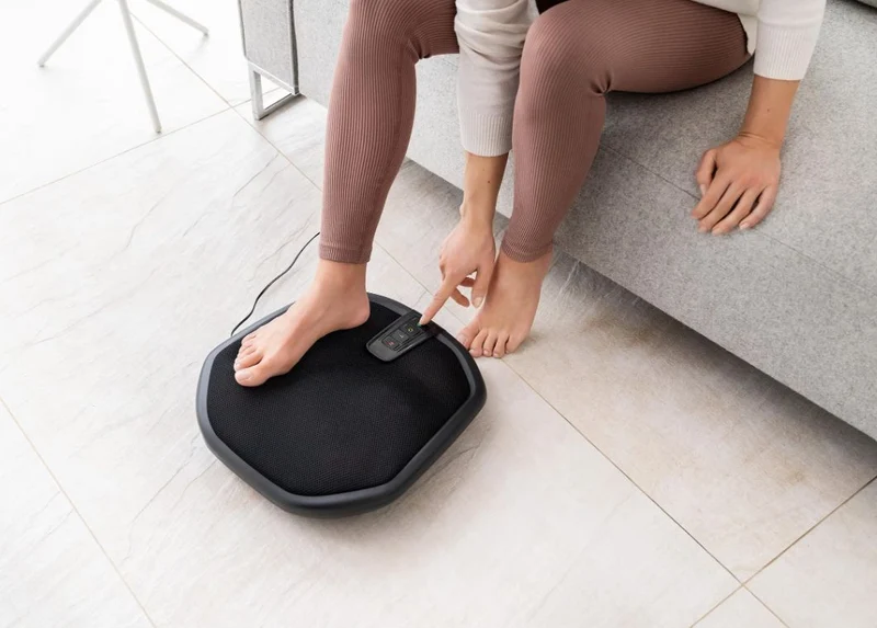 Beurer Fuss- und Rücken Massagegerät FM70, schwarz, 36.5 x 34.5 x 9.5 cm
