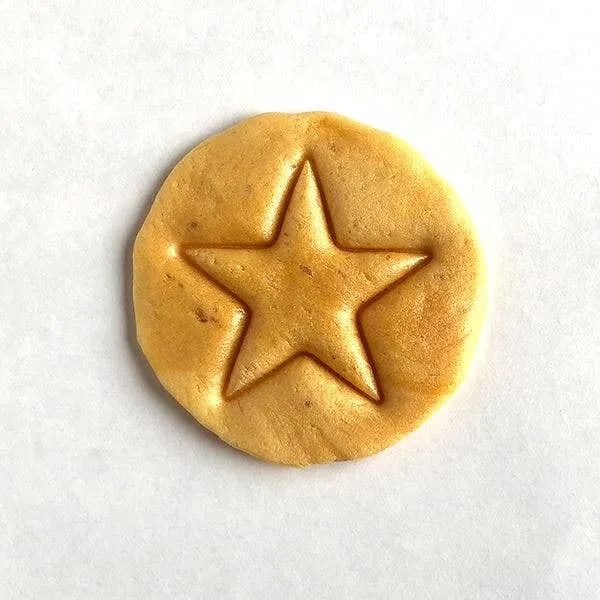 [Self-operated] KGAME Dalgona Squid Game 2-pack Cookies in Tin Box - Popular Season 1
