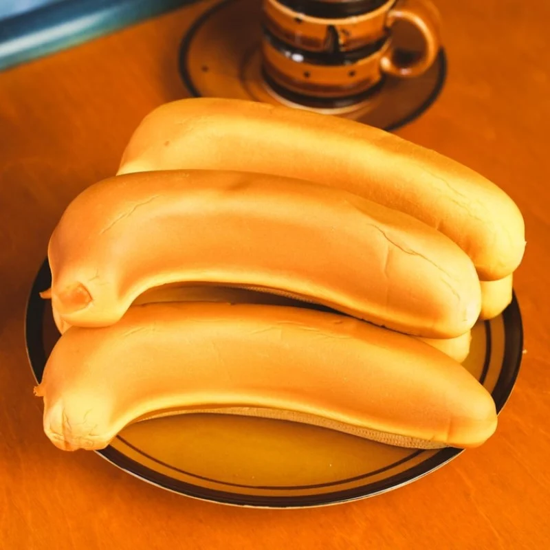 [Self-operated] Xingsheng Banana Sandwich Bread (360g) - Soft, delicious, peelable bread with a bursting filling, soft and fluffy, perfect for afternoon tea, breakfast, or casual snack.