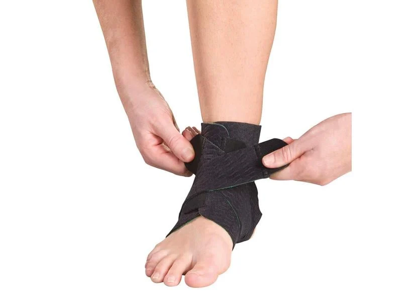 Mueller Fussgelenkbandage Greenline, schwarz, Universalgrösse