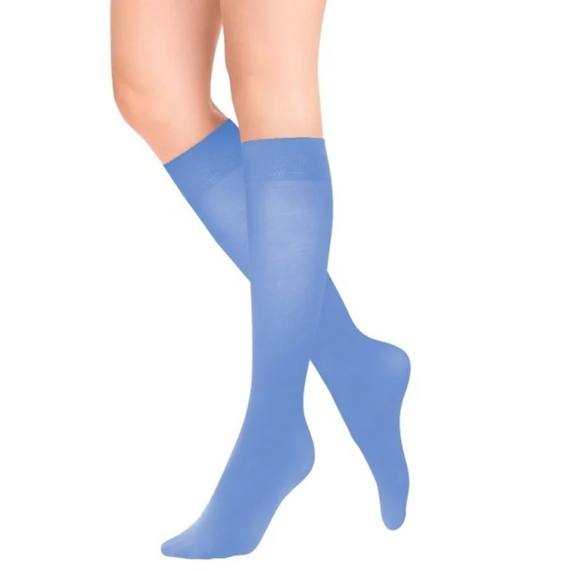 Blaue Kniestrümpfe