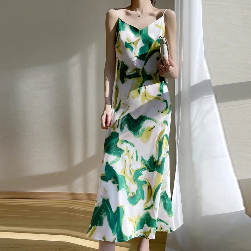 [US warehouse] Ladies' new silk satin painted suspender dress, fashionable bottoming hip-wrapped mulberry silk long skirt suspender
