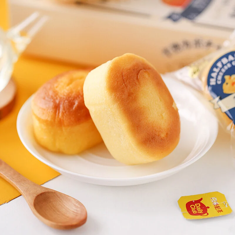 [Self-operated] Japan CHIKODO Hokkaido half-cooked cake cheese flavor 190g soy milk cake breakfast internet celebrity cake