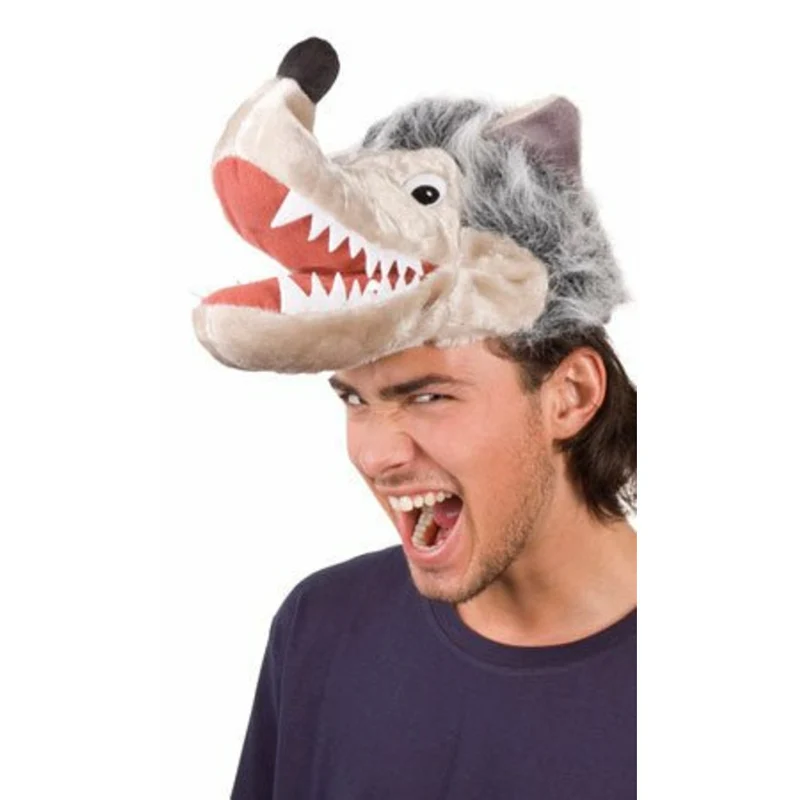 Kappe mit grauem Wolf