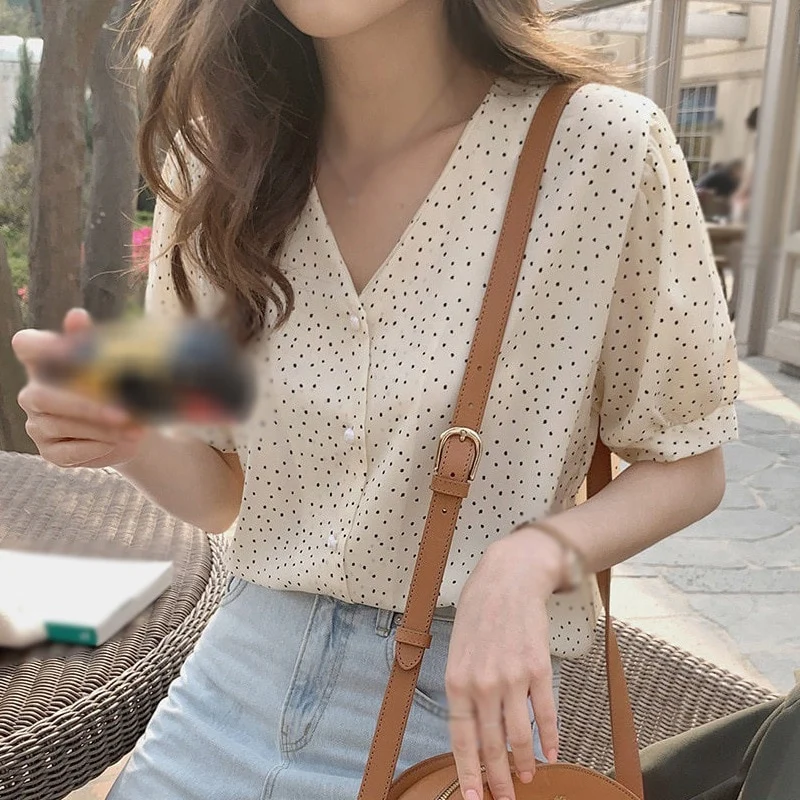 [US Warehouse] Women's fresh chiffon loose top, summer thin and versatile short-sleeved V-neck belly shirt