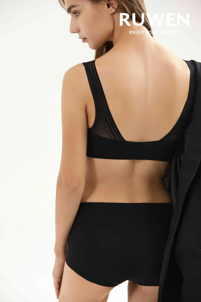 [Self-operated] Chinese KISSY Vest Style Lace Beautiful Back Bra, Sports Style Without Wires, Elegant Black, Comes with Panties and Breast Pads