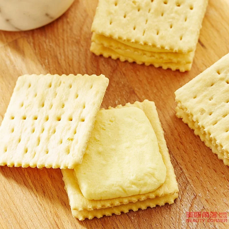 [Self-operated] Chinese MASTER KONG 3+2 soda sandwich biscuits 375g/bag, rich and creamy breakfast, milk food snacks