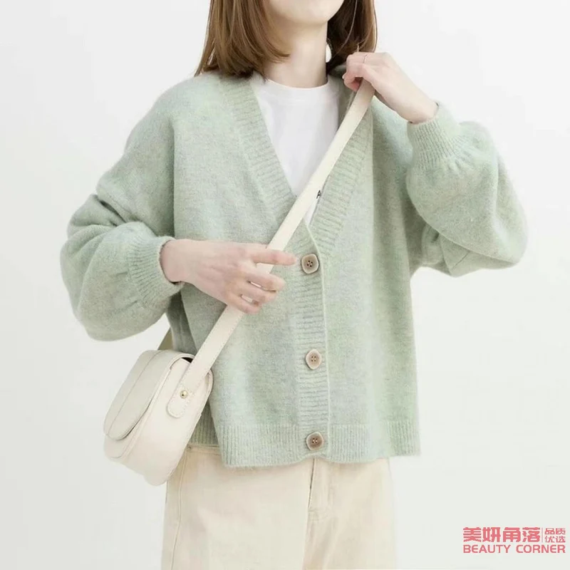 [Self-operated] Women's V-neck cardigan Large V-neck casual and comfortable sweater