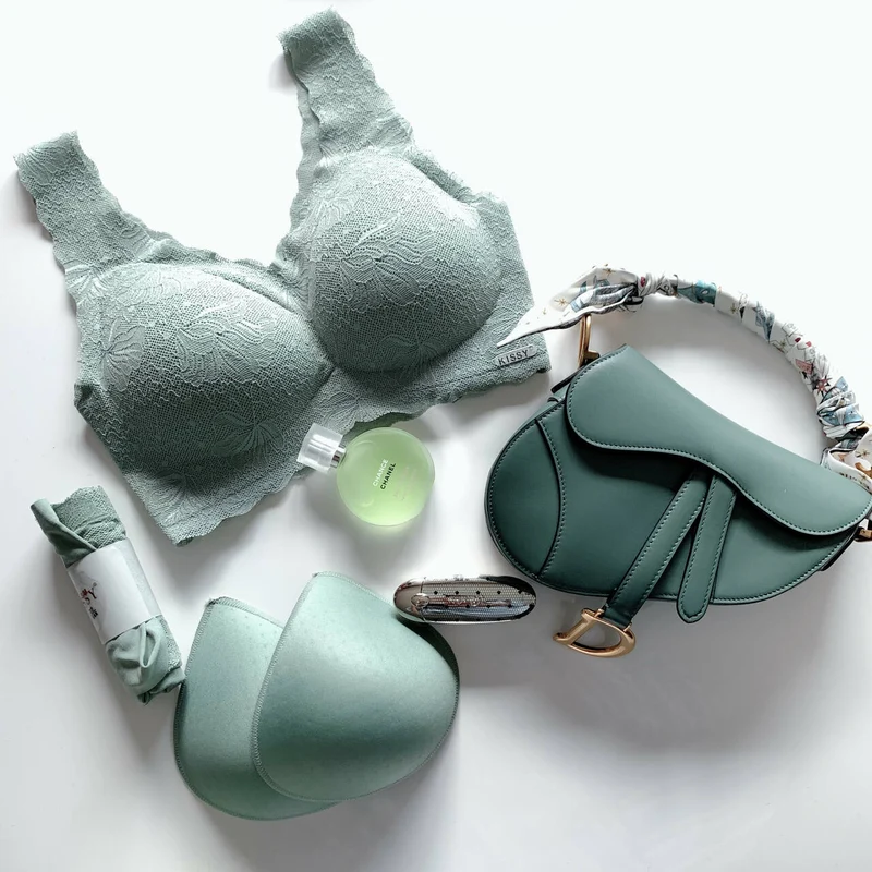 [Self-operated] China KISSY Platinum Wireless Lace Latex Seamless Bra and Underwear Multiple Colors Available