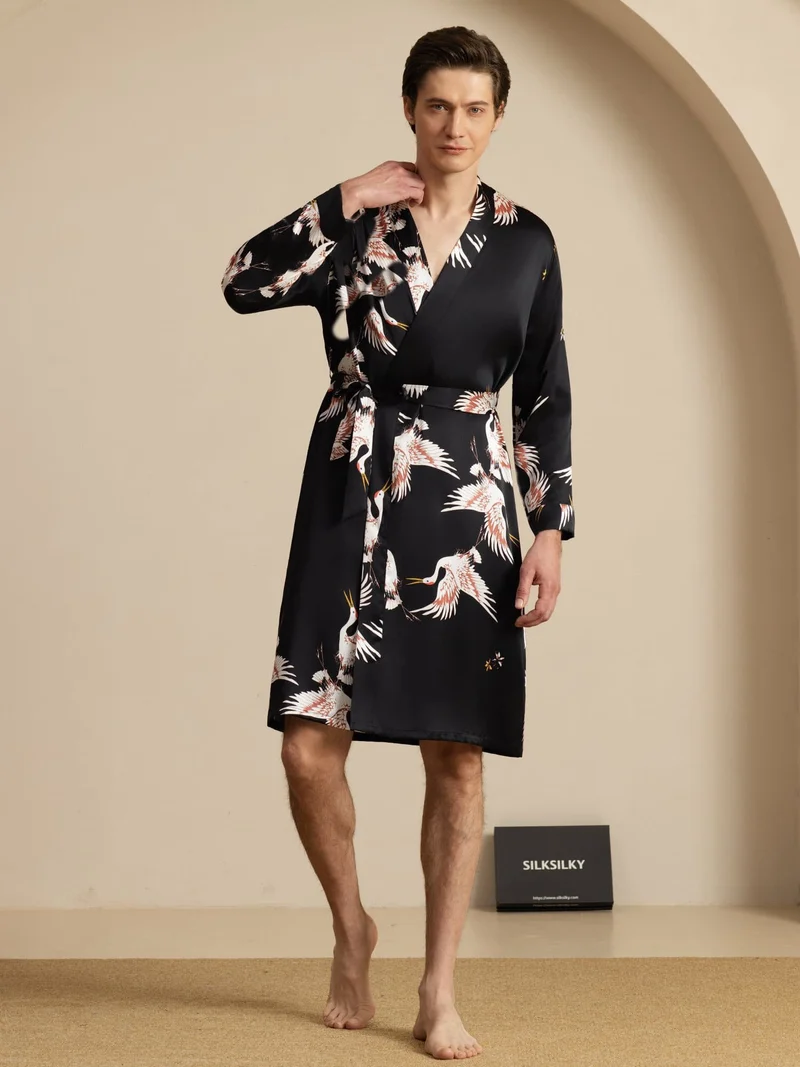 19Momme Reine Seide Herren Knielanger Bademantel Mit Kran Gedruckt Und Gürtel Design