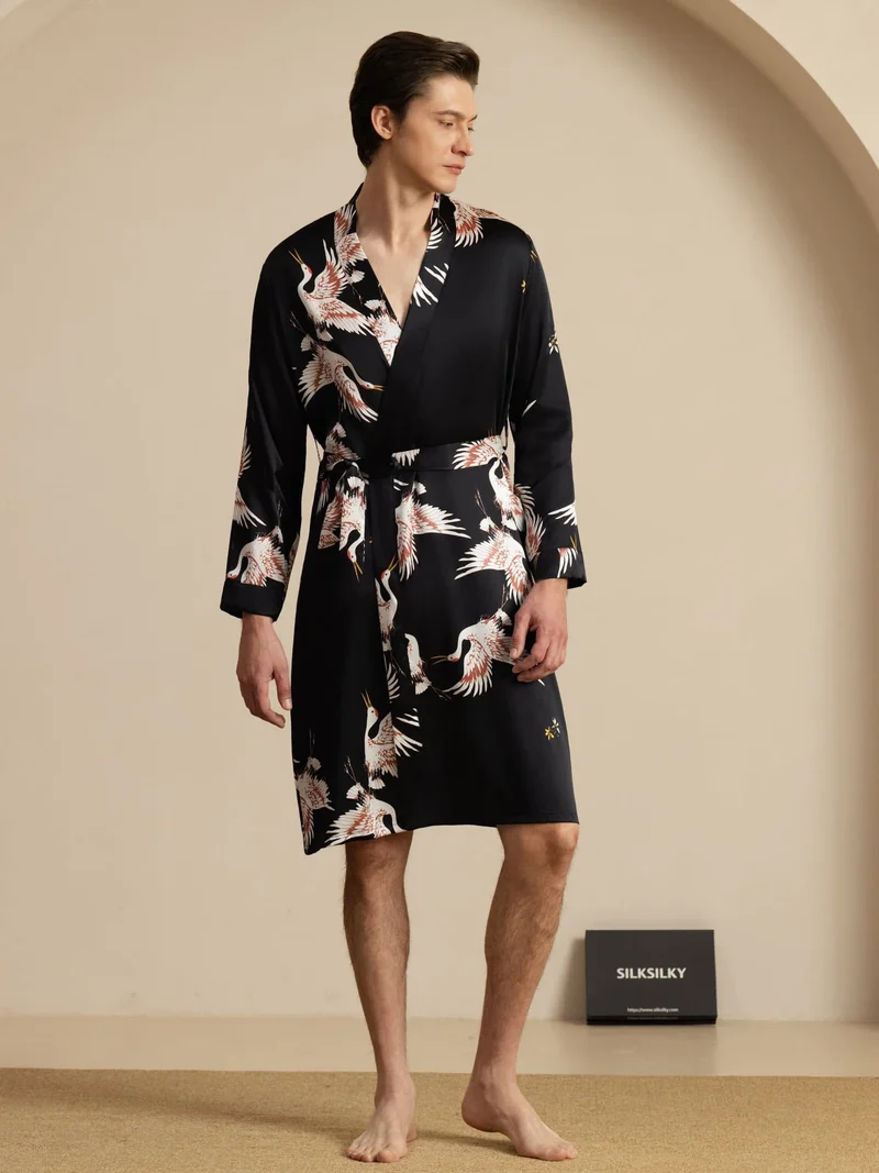 19Momme Reine Seide Herren Knielanger Bademantel Mit Kran Gedruckt Und Gürtel Design