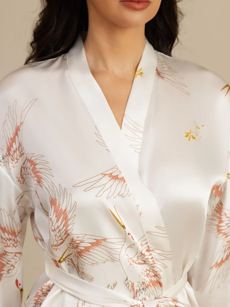 Clearance - 19 Momme 100% Maulbeerseide Damen-Wickelkimono mit Kranichmuster und Gürtel