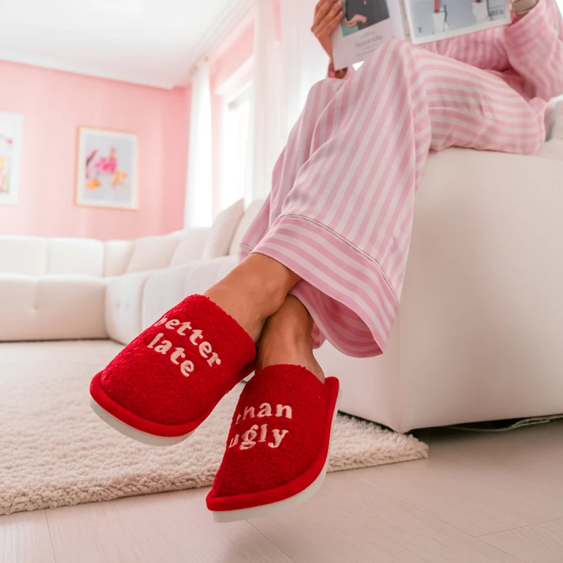 Zapatillas “Better late than ugly” rojo