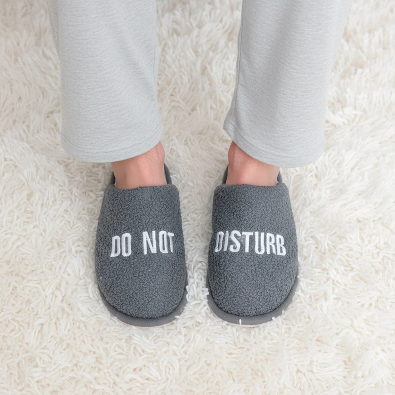 Zapatillas “Do not disturb” gris