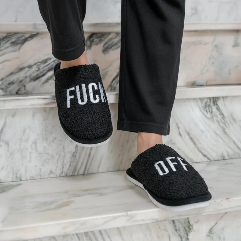 Zapatillas “Fuck off” negro