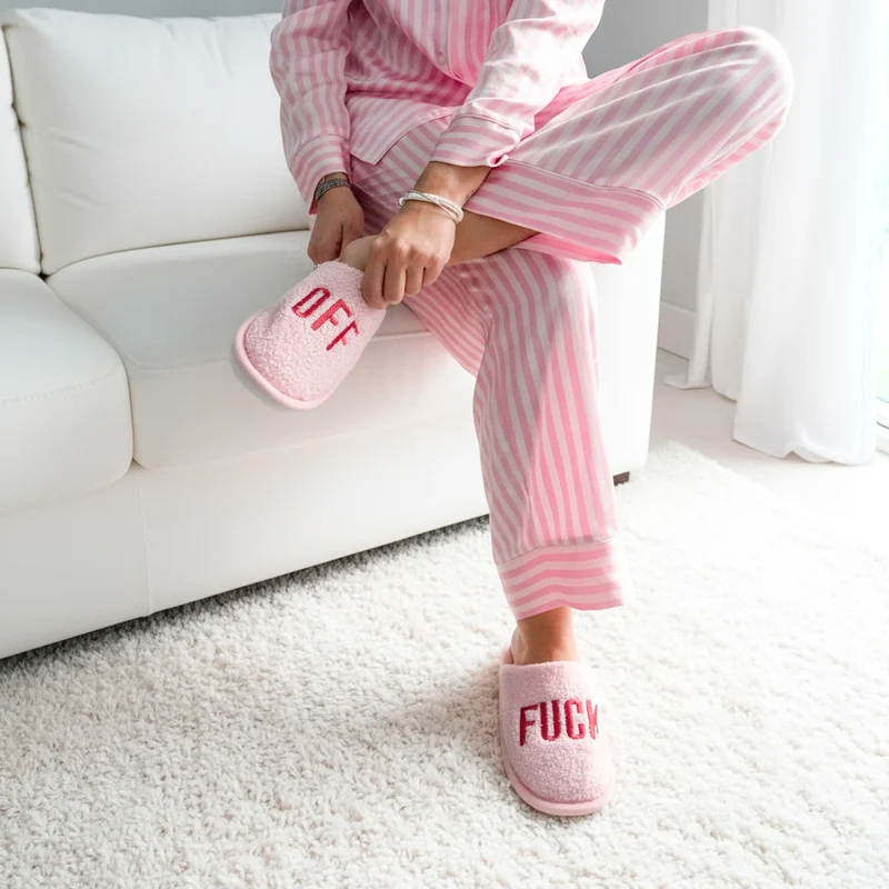 Zapatillas “Fuck off” rosa