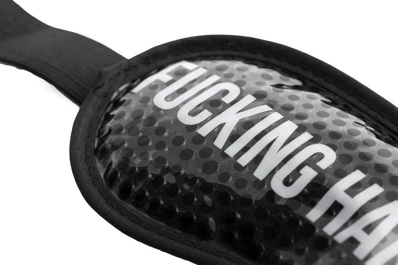 Antifaz de gel “Fucking hangover” negro