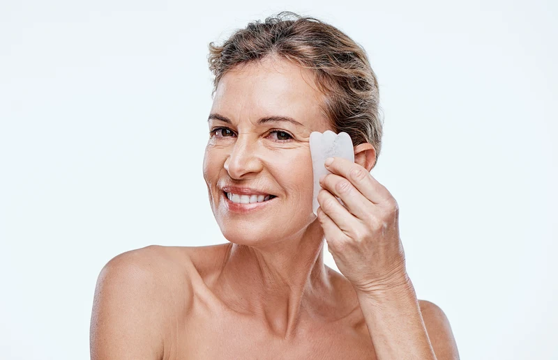Gua Sha Beautytool aus Rosenquarz