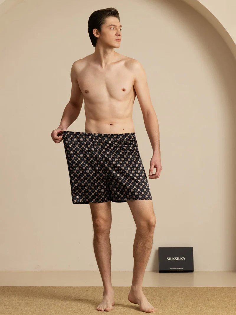 100% Maulbeerseide Herren-Schlafshorts mit marineblauem Kettenmuster und Elastikbund