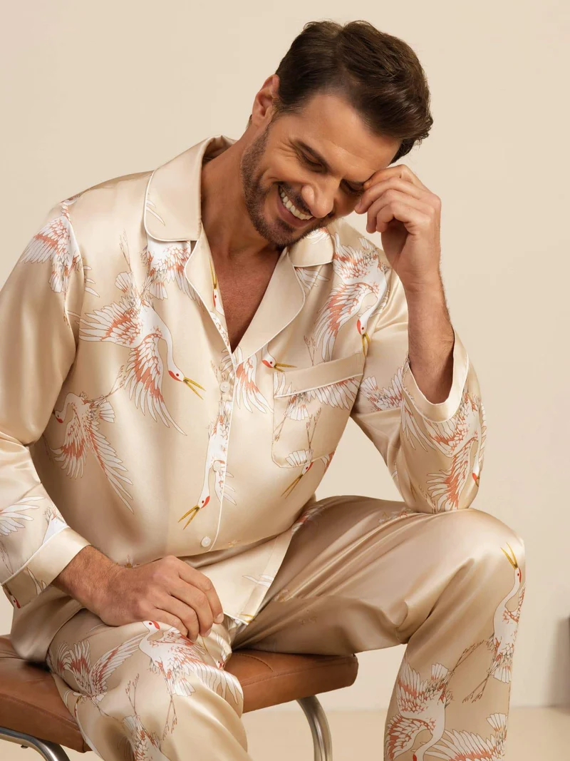 19 Momme Reine Seide Herren-Langarm-Pyjama-Set mit Kranichmuster und Reverskragen