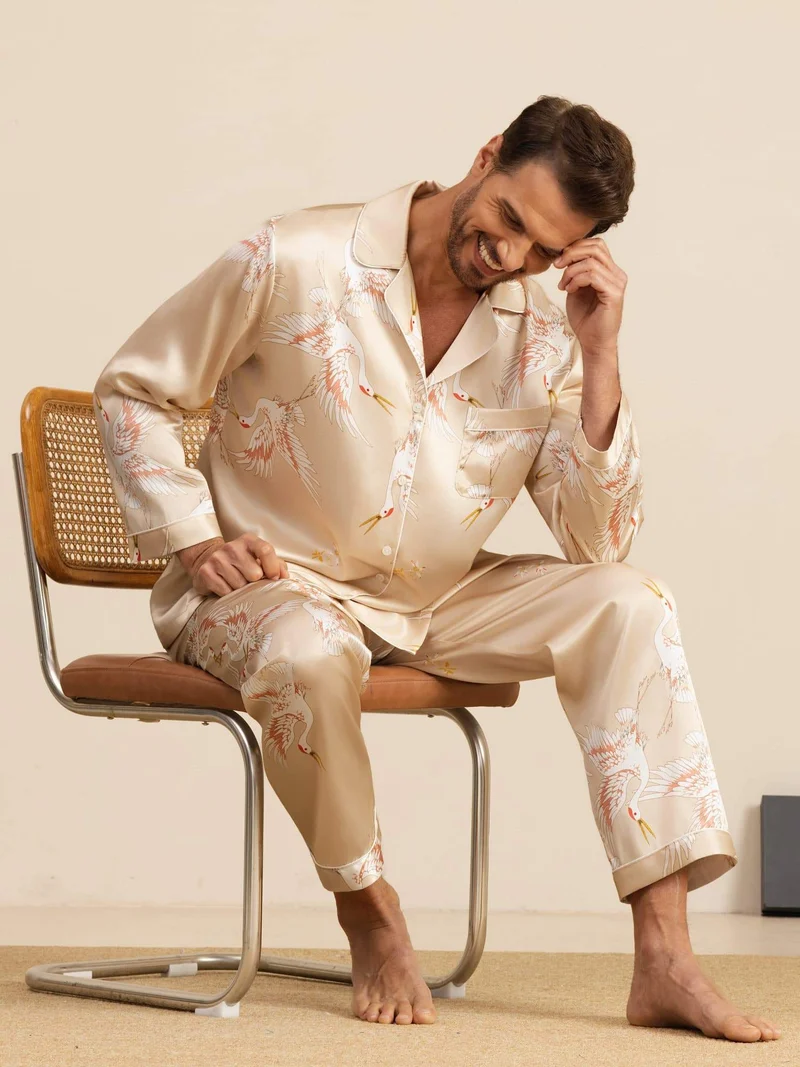 19 Momme Reine Seide Herren-Langarm-Pyjama-Set mit Kranichmuster und Reverskragen