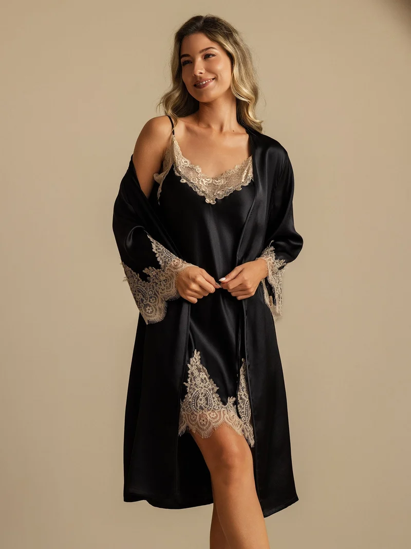 Clearance - Reines Seiden Set Mit Kurzer V Ausschnitt Nuisette Und Morgenmantel Mit Spitzendetail