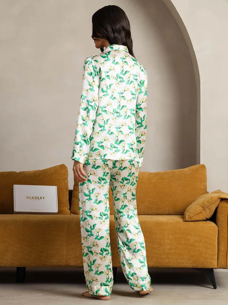 Reine Seide Damen-Langarm-Pyjama-Set mit grünem Blumenmuster und Reverskragen