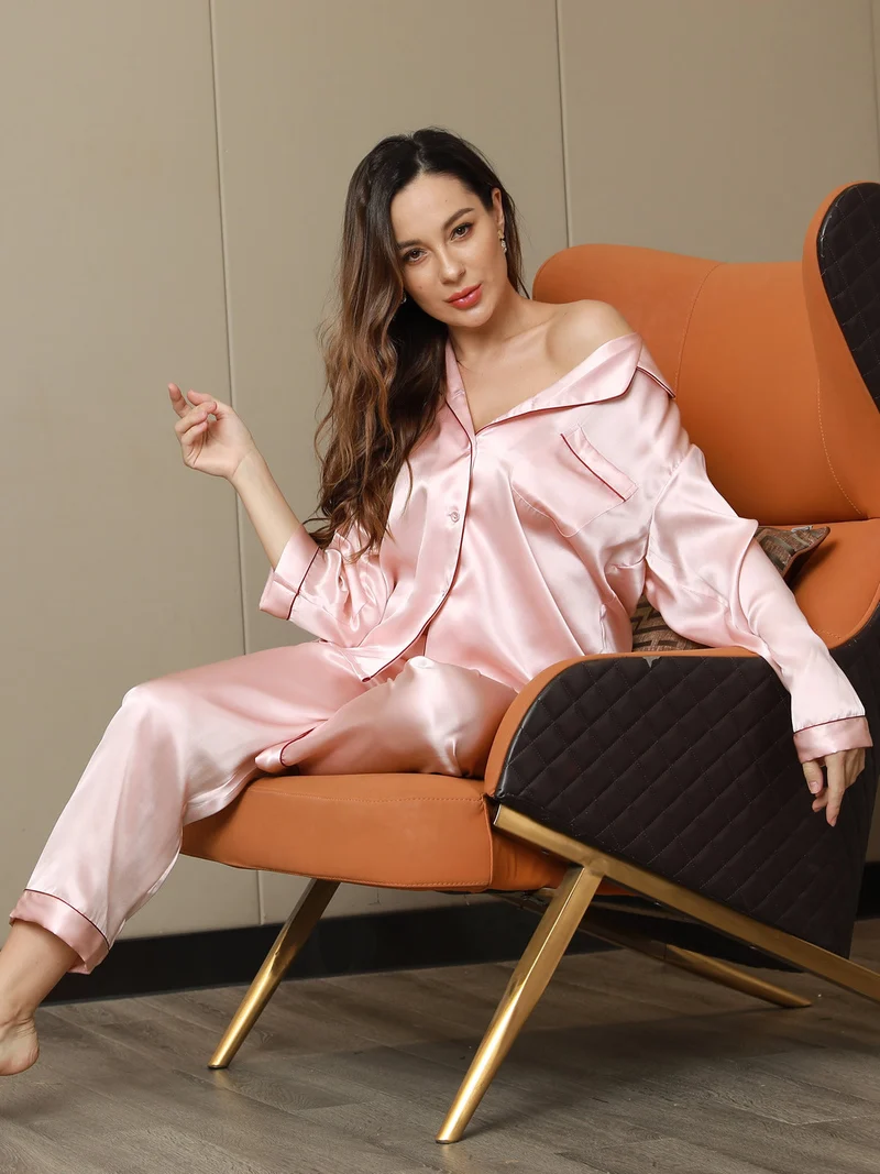 Clearance - Pyjama-Set aus Reiner Seide mit Bindenbesatz 2-teilig