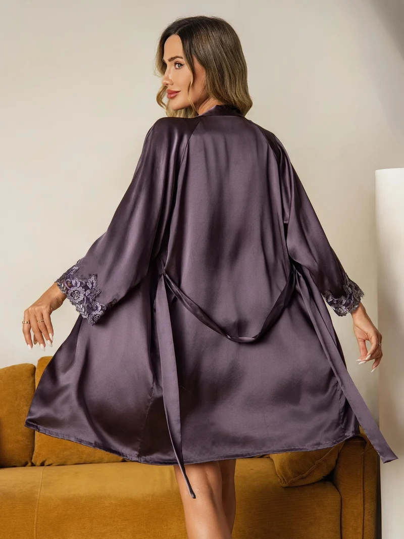 100% Maulbeerseide elegantes 3-teiliges Set aus Morgenmantel und Camisole-Set mit Spitzenbesatz