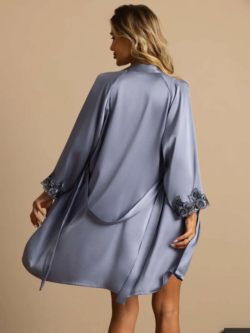 100% Maulbeerseide elegantes 3-teiliges Set aus Morgenmantel und Camisole-Set mit Spitzenbesatz
