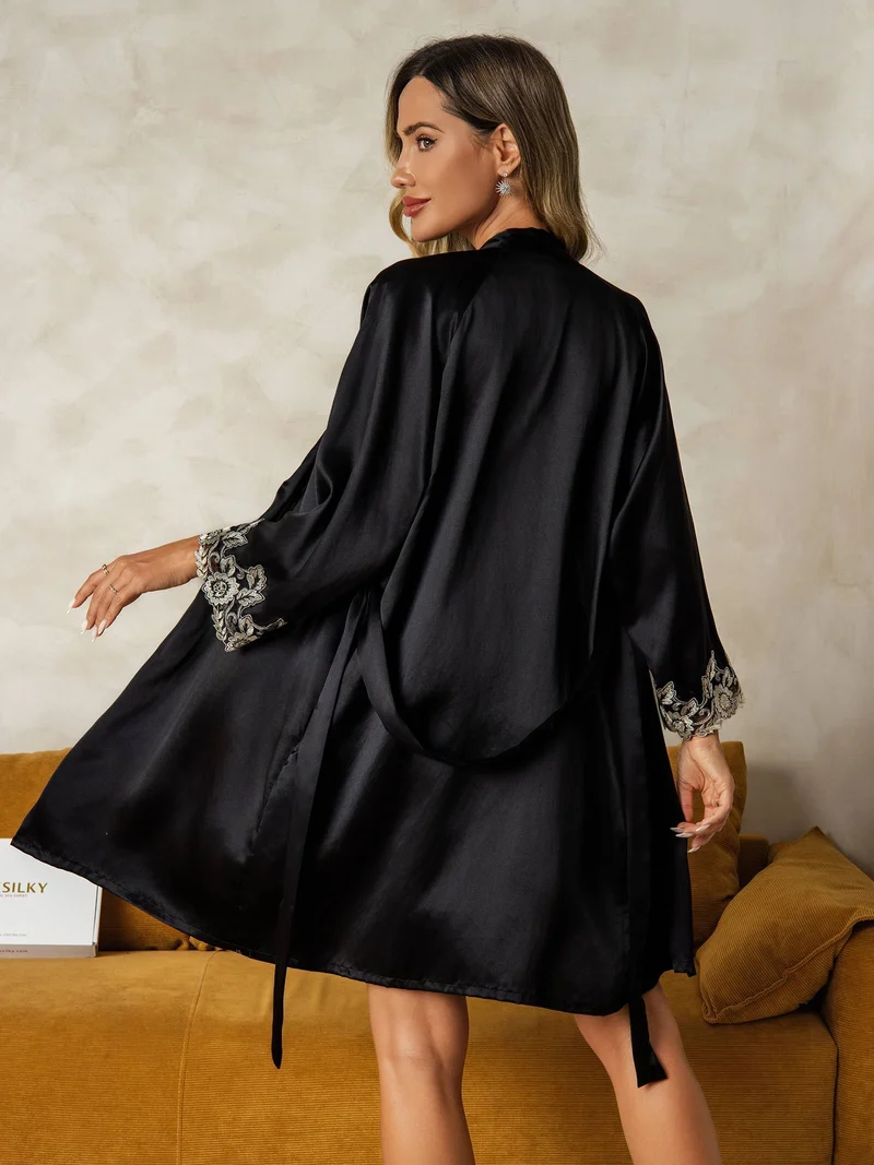 100% Maulbeerseide elegantes 3-teiliges Set aus Morgenmantel und Camisole-Set mit Spitzenbesatz