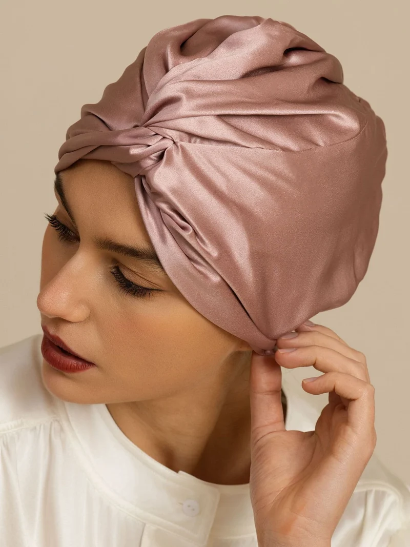 Haarhaube aus 22Momme reiner Seide mit Knotendesign vorne und verstellbarem Knopfverschluss