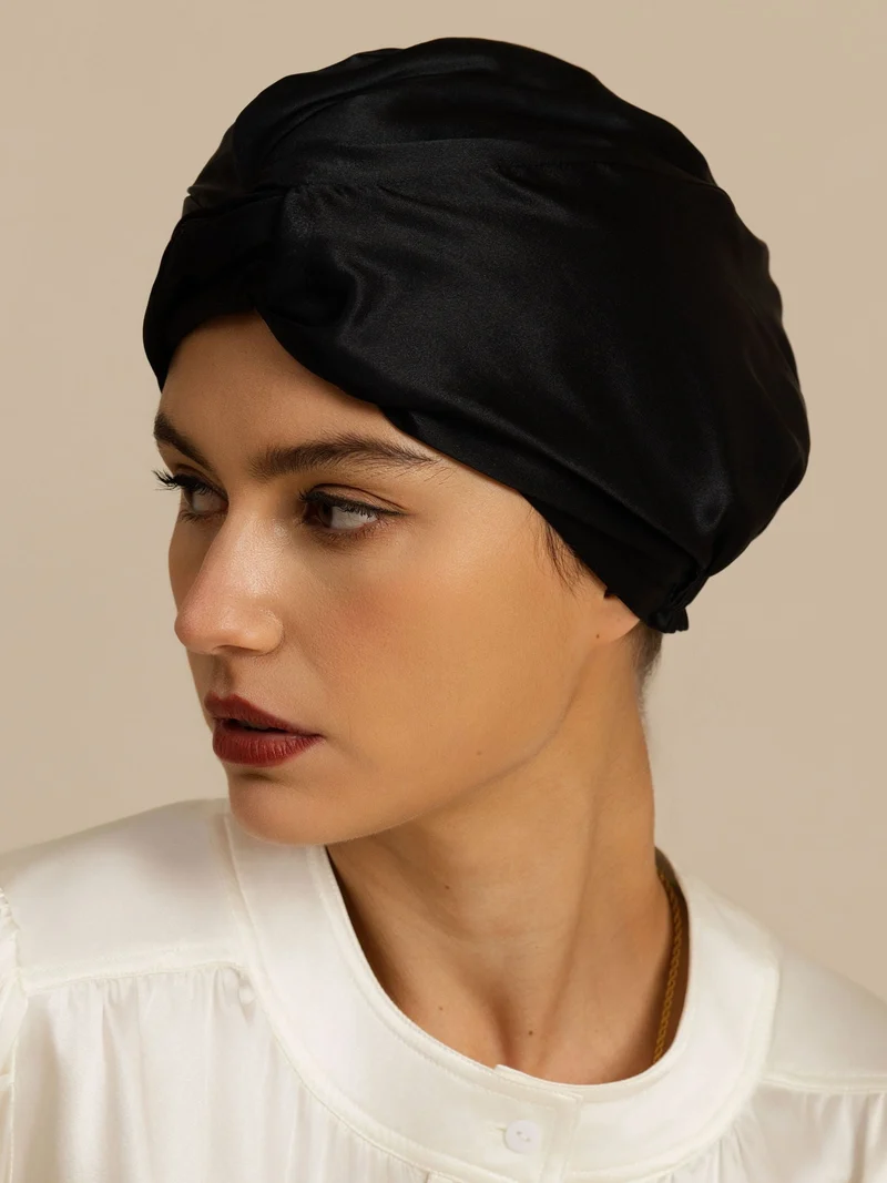 Haarhaube aus 22Momme reiner Seide mit Knotendesign vorne und verstellbarem Knopfverschluss