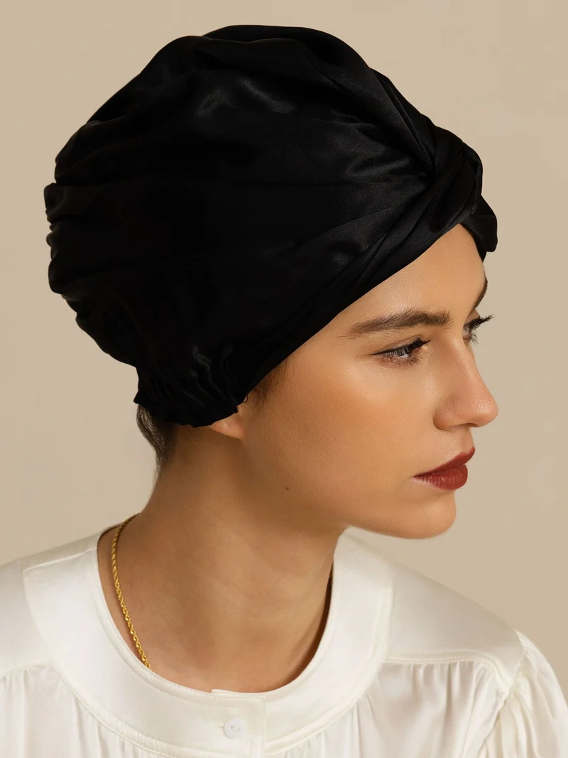 Haarhaube aus 22Momme reiner Seide mit Knotendesign vorne und verstellbarem Knopfverschluss