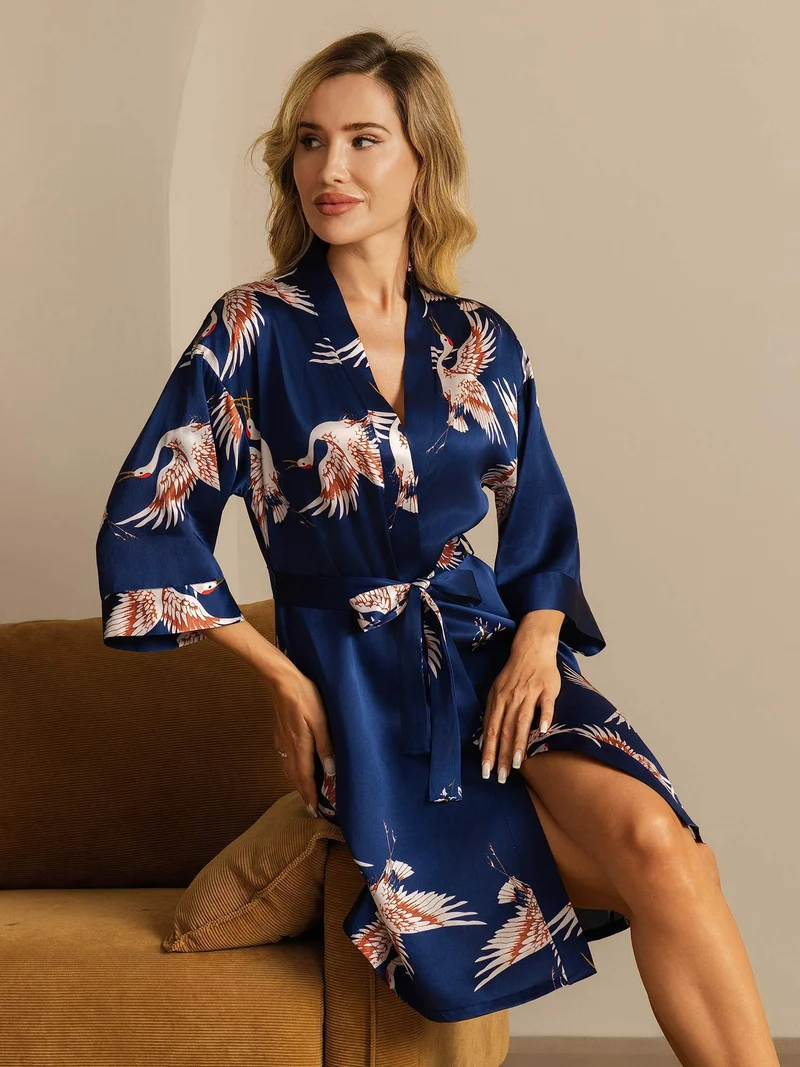 19 Momme 100% Maulbeerseide Damen-Wickelkimono mit Kranichmuster und Gürtel