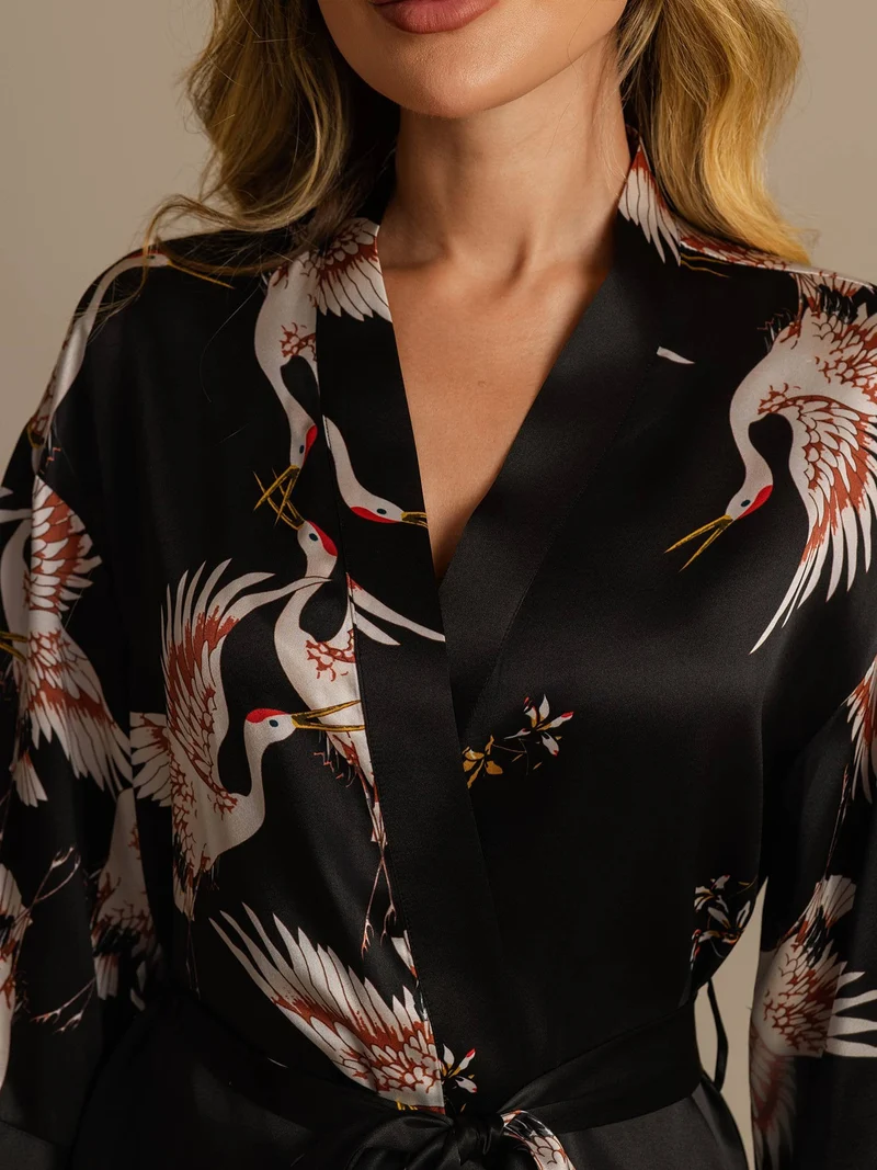 19 Momme 100% Maulbeerseide Damen-Wickelkimono mit Kranichmuster und Gürtel