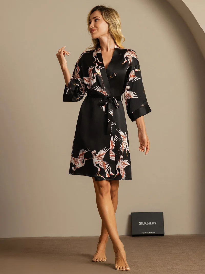 19 Momme 100% Maulbeerseide Damen-Wickelkimono mit Kranichmuster und Gürtel