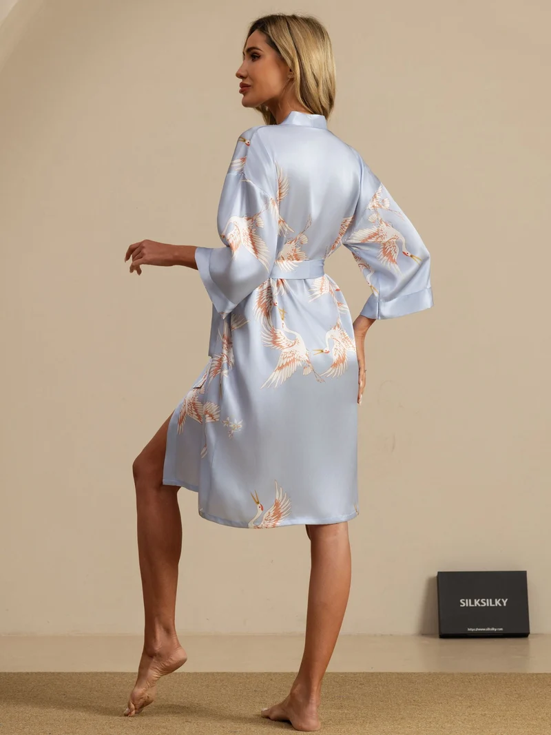 19 Momme 100% Maulbeerseide Damen-Wickelkimono mit Kranichmuster und Gürtel