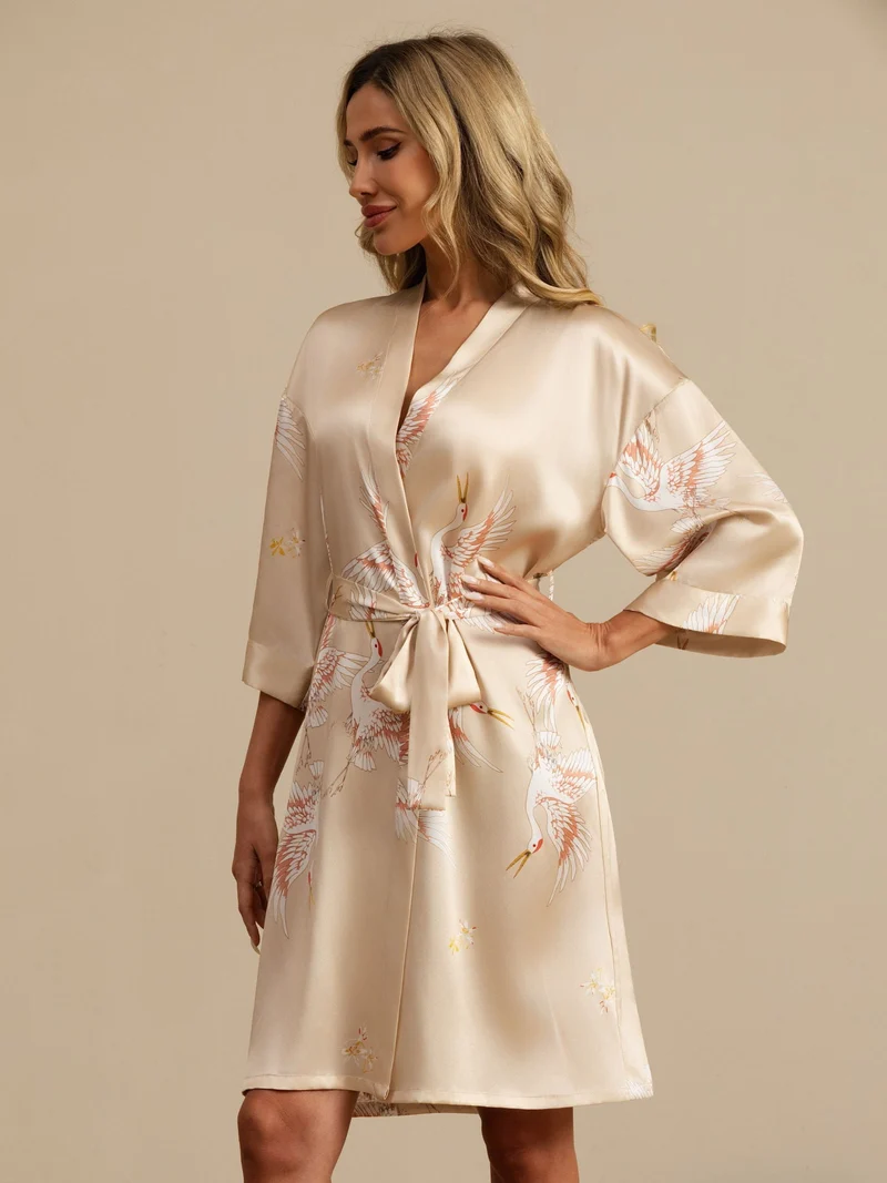 19 Momme 100% Maulbeerseide Damen-Wickelkimono mit Kranichmuster und Gürtel