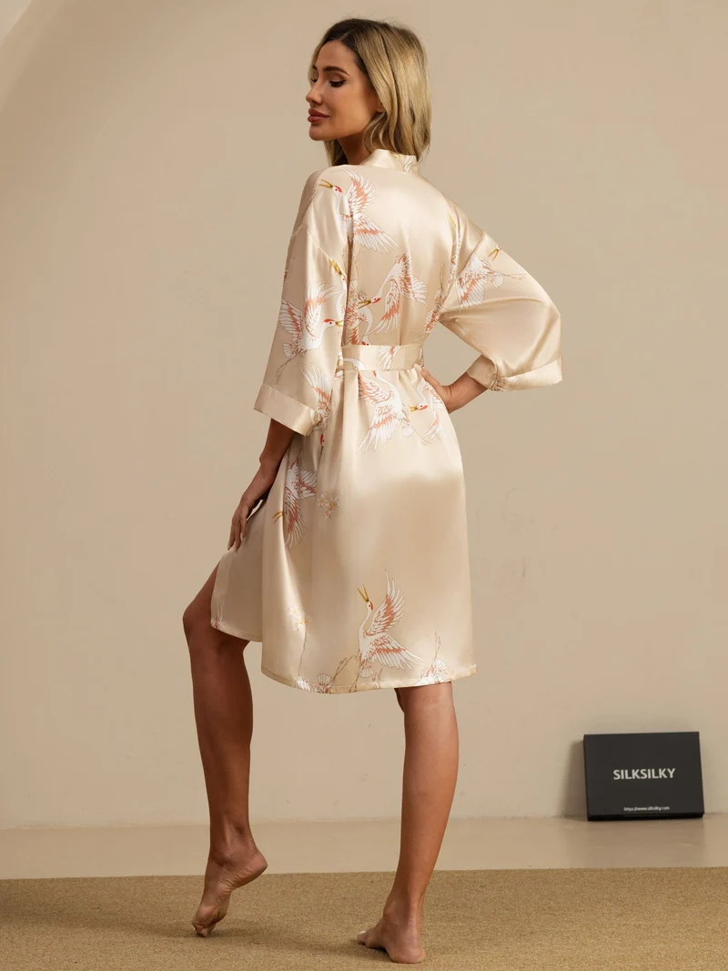 19 Momme 100% Maulbeerseide Damen-Wickelkimono mit Kranichmuster und Gürtel