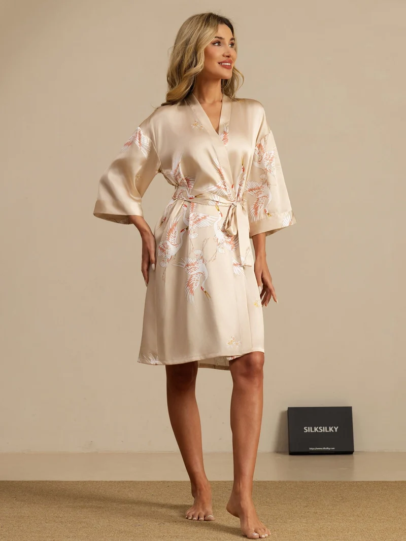 19 Momme 100% Maulbeerseide Damen-Wickelkimono mit Kranichmuster und Gürtel