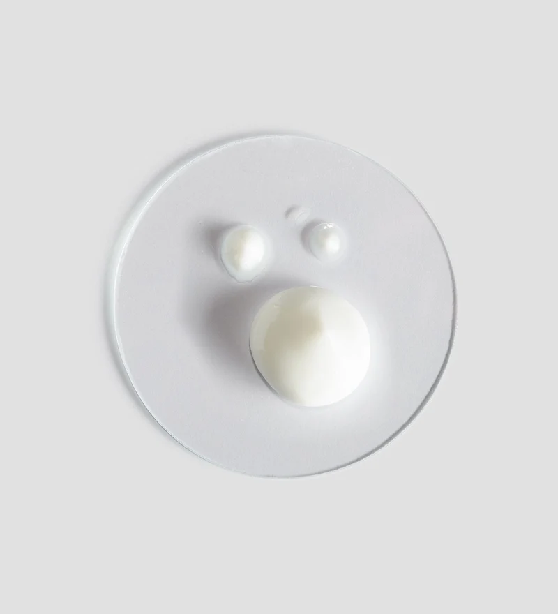 Essential Peeling | [ comfort zone ]