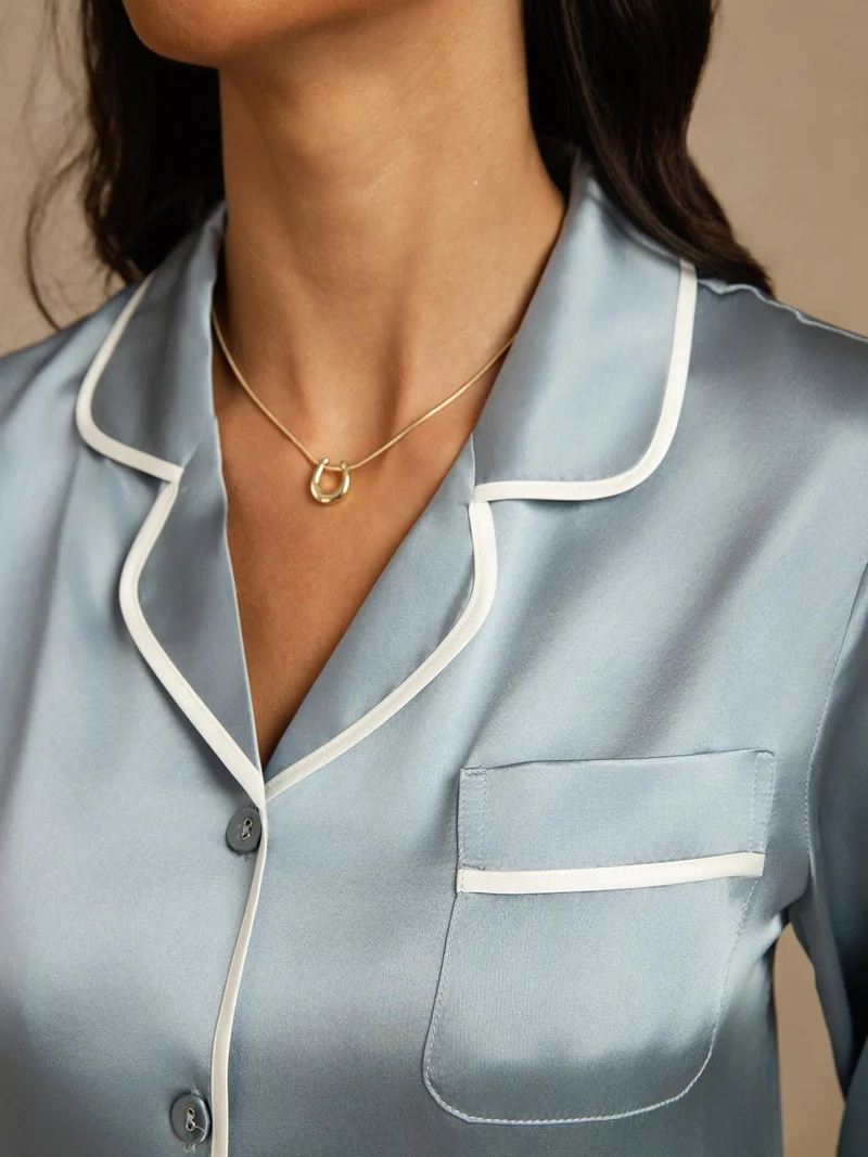 100% Maulbeerseide klassisches Langarm-Pyjama-Set mit Kontrastpaspelierung