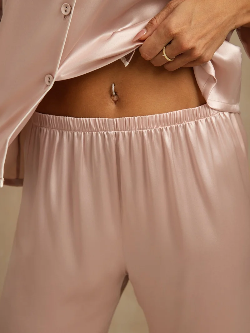 100% Maulbeerseide klassisches Langarm-Pyjama-Set mit Kontrastpaspelierung