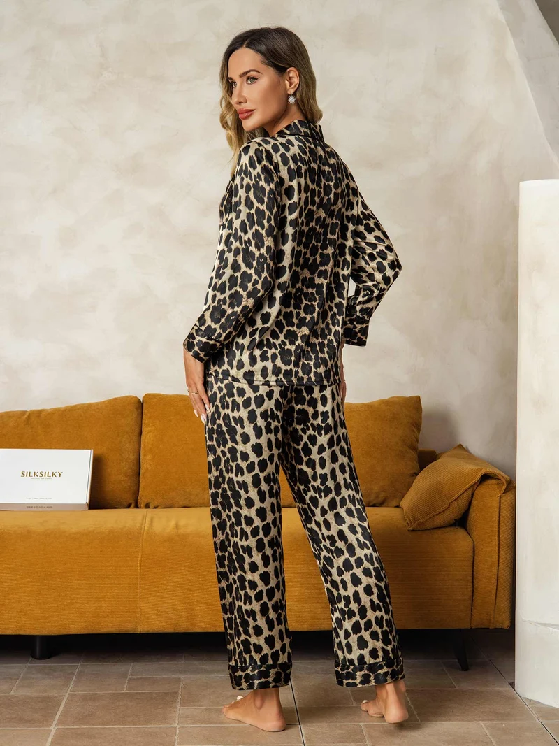 100% Maulbeerseide Damen-Langarm-Pyjama-Set mit Leopardenmuster sowie Reverskragen und Hose