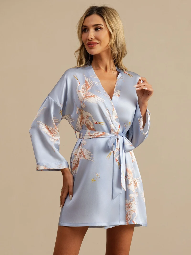 19 Momme 100% Maulbeerseide kurzer Damen-Wickelkimono mit Kranichmuster und 3/4-Ärmeln