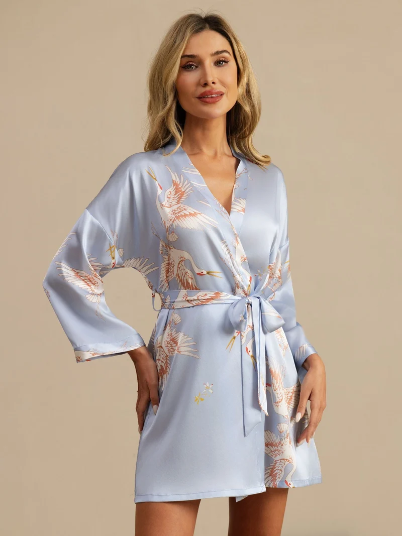 19 Momme 100% Maulbeerseide kurzer Damen-Wickelkimono mit Kranichmuster und 3/4-Ärmeln