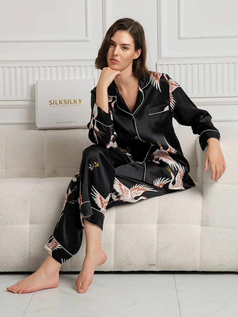 19 Momme 100% Maulbeerseide Damen-Langarm-Pyjama-Set mit Kranichmuster und Reverskragen