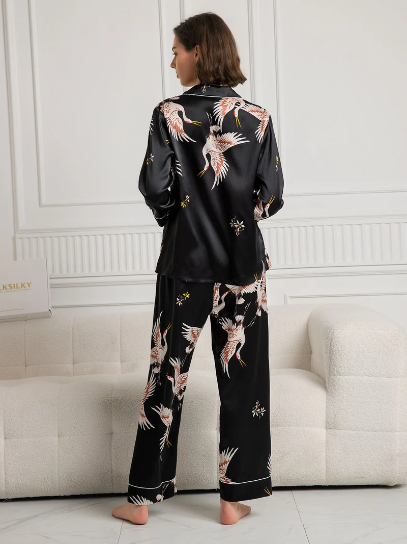 19 Momme 100% Maulbeerseide Damen-Langarm-Pyjama-Set mit Kranichmuster und Reverskragen